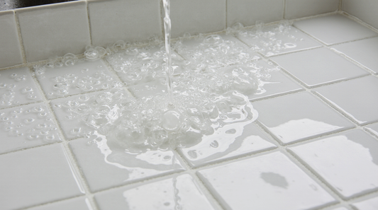 Limpieza Profunda de Azulejos y Baldosas: Adiós a la Suciedad Incrustada